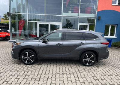 TOYOTA HIGHLANDER 2021 г.